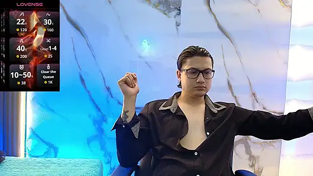 Danner Alaia online show from 02-10-26, 07:13