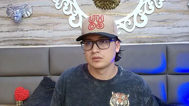 Danner Alaia online show from 02-25-26, 08:41