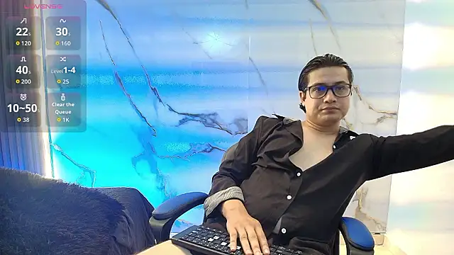 Danner Alaia online show from 02-06-26, 07:43