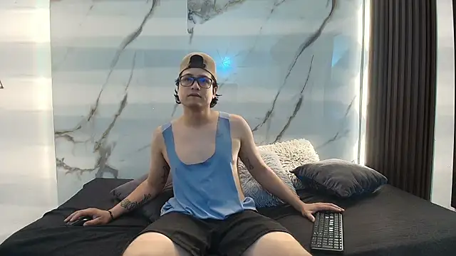 Danner Alaia online show from 01-16-26, 08:35