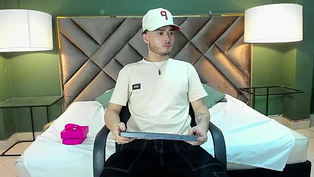 Salvattore Muller online show from 02-17-26, 10:18