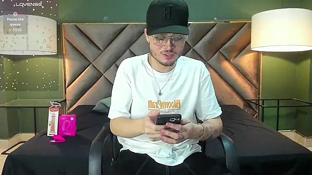 Salvattore Muller online show from 02-25-26, 11:32