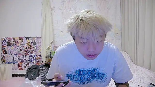 Chocolates-001 online show from 04-13-26, 11:47