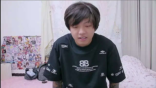 Chocolates-001 online show from 04-14-26, 12:21