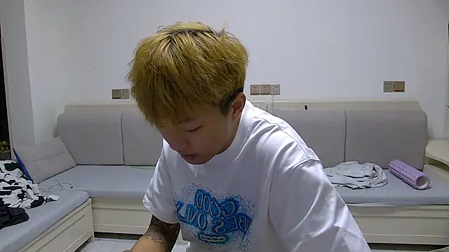 Chocolates-001 online show from 03-21-26, 06:14