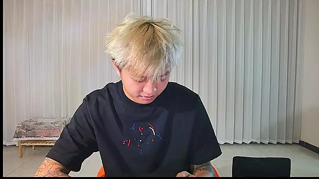 Chocolates-001 online show from 04-08-26, 09:00