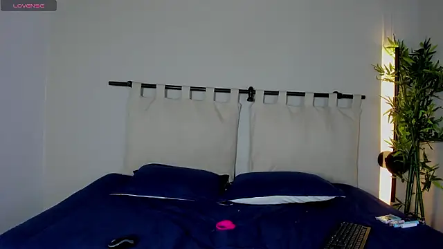 Snapshot of ella__olmos chatting on 02-03-26, 01:16 ella olmos online show from 02-03-26, 01:16