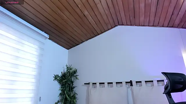 ella  olmos online show from 03-19-26, 02:50