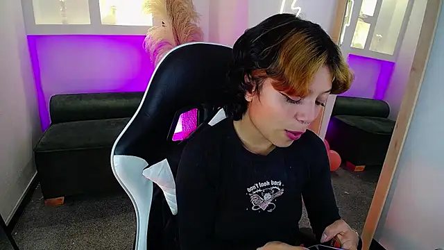 melodyy as online show from 04-27-26, 01:09