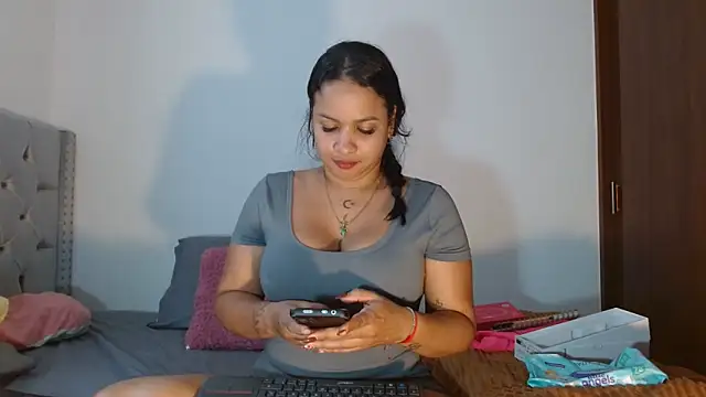 celeneortii online show from 04-06-26, 09:16