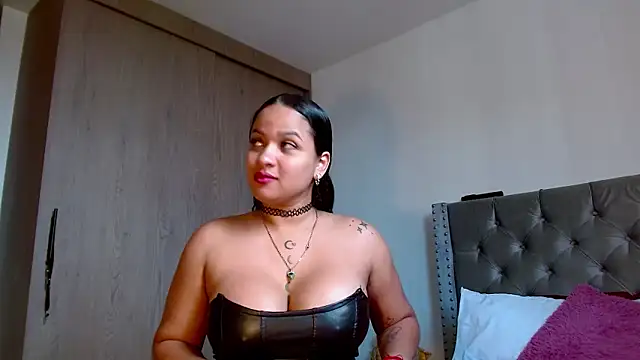 celeneortii online show from 04-28-26, 05:17