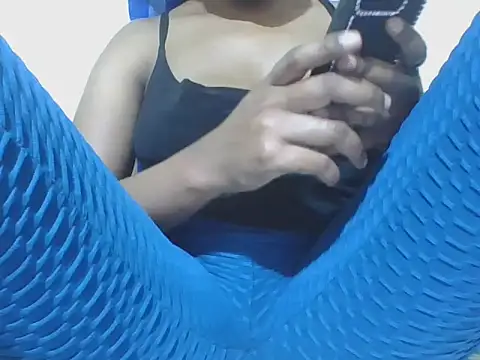 Snapshot of Littlemistress24 chatting on 03-03-26, 06:15 Littlemistress24 online show from 03-03-26, 06:15