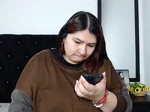 LauraHorny69 online show from 02-10-26, 12:59