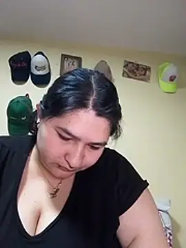 LauraHorny69 online show from 05-05-26, 07:39