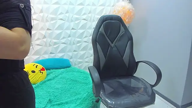 Snapshot of sweet_angeel_01 chatting on 01-15-26, 11:35 sweet angeel 01 online show from 01-15-26, 11:35