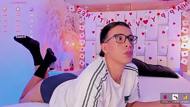 Mr aronnn  online show from 02-15-26, 03:29