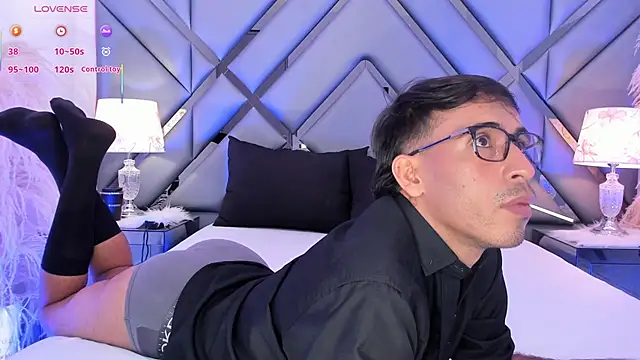 Mr aronnn  online show from 02-11-26, 03:17