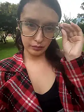 Snapshot of Karla-giraldo_1 chatting on 03-03-26, 02:24 Karla-giraldo 1 online show from 03-03-26, 02:24