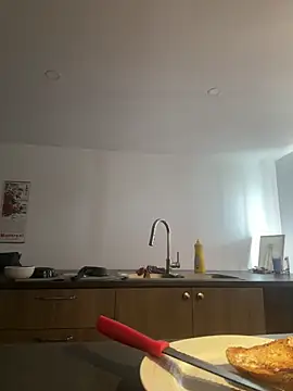 icelyne 2001 online show from 02-23-26, 04:29