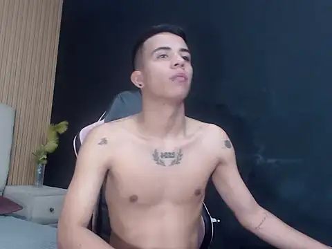 MaximoGrayy online show from 01-14-26, 06:44