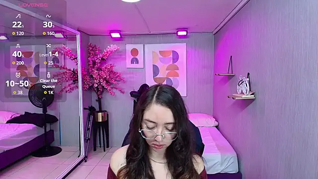 Veronica miiller online show from 04-28-26, 07:51