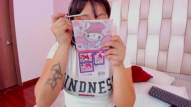 Adhara Vil online show from 02-21-26, 08:00