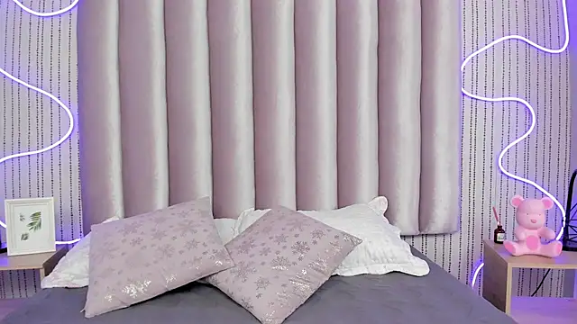 SAMMYLEWISMD online show from 04-09-26, 03:08