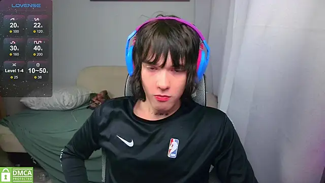 LeonBoykisser online show from 05-15-26, 06:17