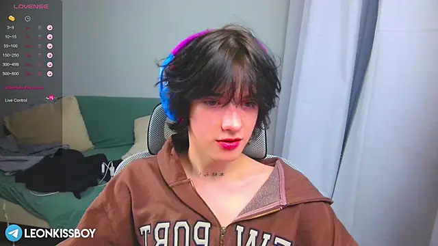 LeonBoykisser online show from 03-26-26, 10:02