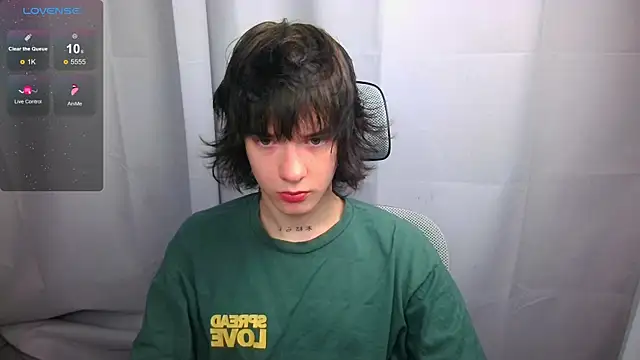 LeonBoykisser online show from 05-03-26, 02:38