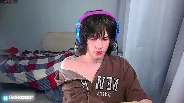 LeonBoykisser online show from 06-14-26, 10:05
