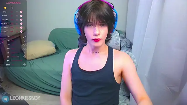 LeonBoykisser online show from 04-04-26, 02:45