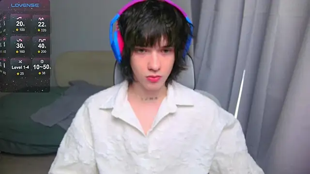 LeonBoykisser online show from 04-30-26, 02:18