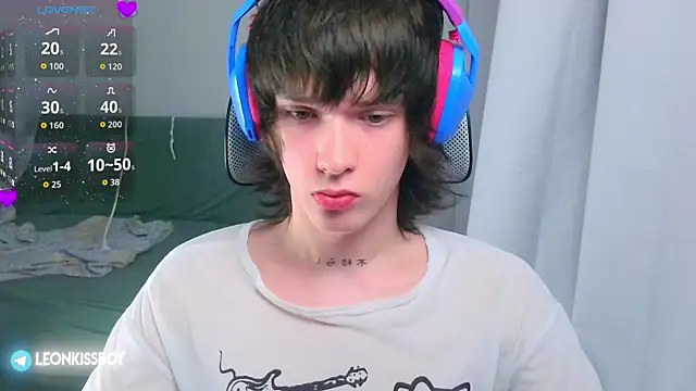 LeonBoykisser online show from 07-13-26, 04:28