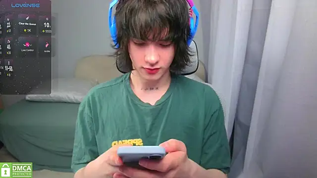 LeonBoykisser online show from 05-18-26, 06:34