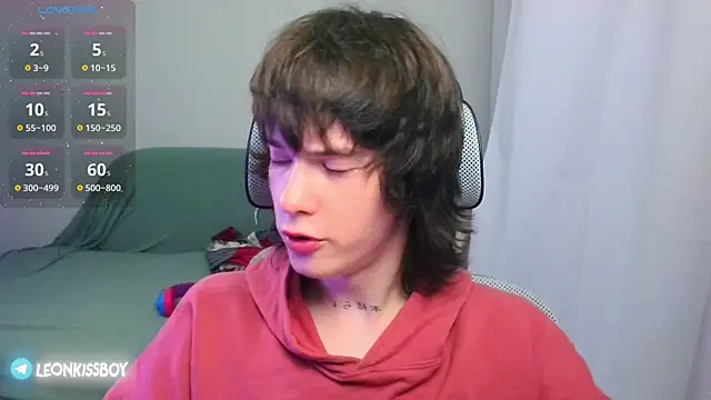 LeonBoykisser online show from 07-15-26, 05:47
