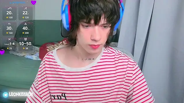 LeonBoykisser online show from 07-12-26, 08:37