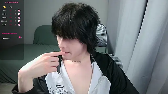 LeonBoykisser online show from 02-19-26, 10:40