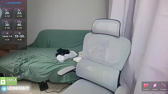 LeonBoykisser online show from 04-23-26, 07:37