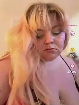 Snapshot of danikaFendyr chatting on 06-20-26, 07:35 danikaFendyr online show from 06-20-26, 07:35