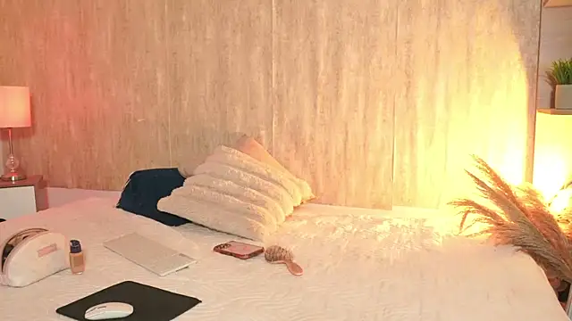 IvySanders online show from 04-05-26, 03:57