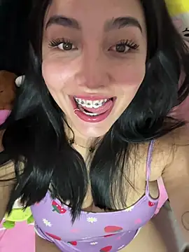 Snapshot of Your_Enyel chatting on 05-05-26, 04:26 Your Enyel online show from 05-05-26, 04:26