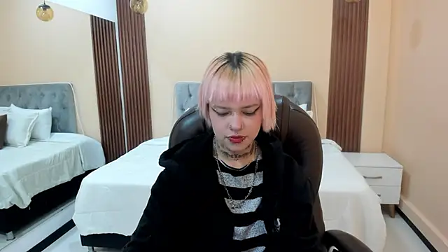 Bela Craxkerr online show from 05-15-26, 12:47