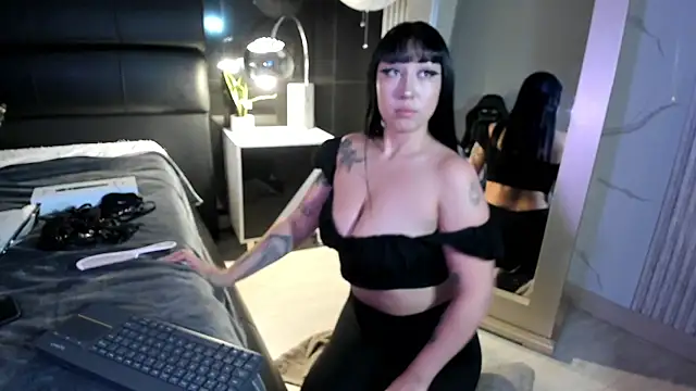 KomiCatt online show from 02-17-26, 12:02