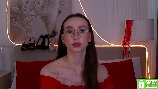 Snapshot of Emily_Simon chatting on 02-26-26, 04:56 Emily Simon online show from 02-26-26, 04:56