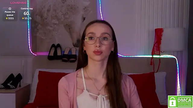 Snapshot of Emily_Simon chatting on 02-01-26, 05:38 Emily Simon online show from 02-01-26, 05:38