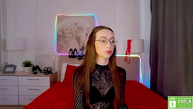 Snapshot of Emily_Simon chatting on 02-11-26, 05:29 Emily Simon online show from 02-11-26, 05:29