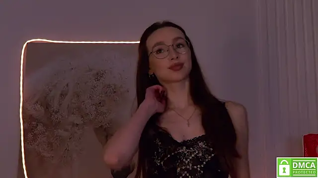 Snapshot of Emily_Simon chatting on 02-08-26, 05:16 Emily Simon online show from 02-08-26, 05:16