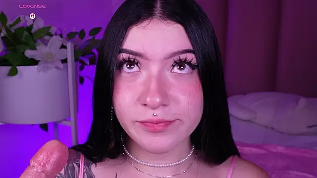 Snapshot of Dolcexx_ chatting on 02-13-26, 08:20 Dolcexx online show from 02-13-26, 08:20