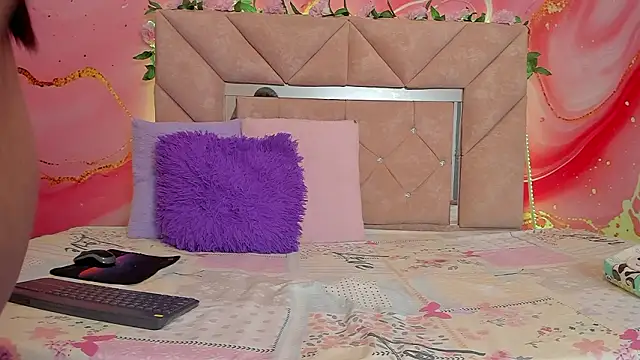 sweet  luna   online show from 02-21-26, 11:01